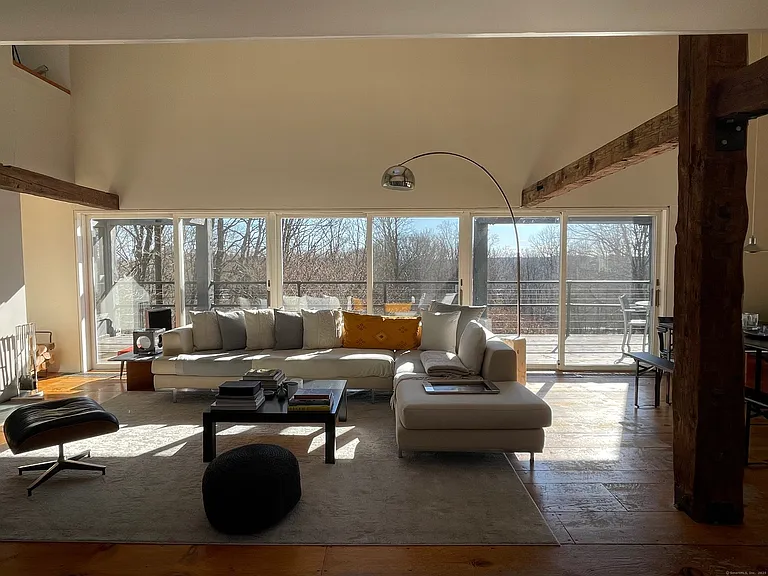58 Wells Hill Rd — Photo 6