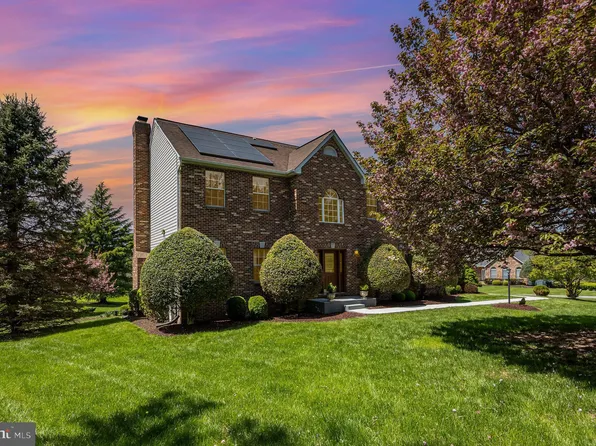 19 Deep Powder Ct, Woodstock, MD 21163
