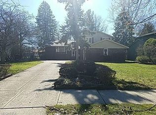 5220 Hickory Dr, Lyndhurst, OH
