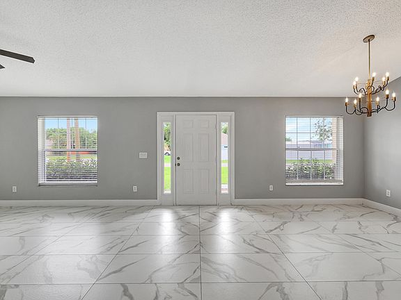 4th image of 2878 SE East Blackwell Drive