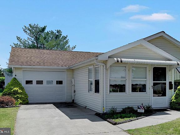 2nd image of 545 Honeysuckle Ct