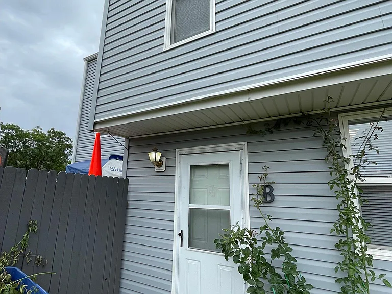 850 Sir Galahad Dr #B — Photo 3