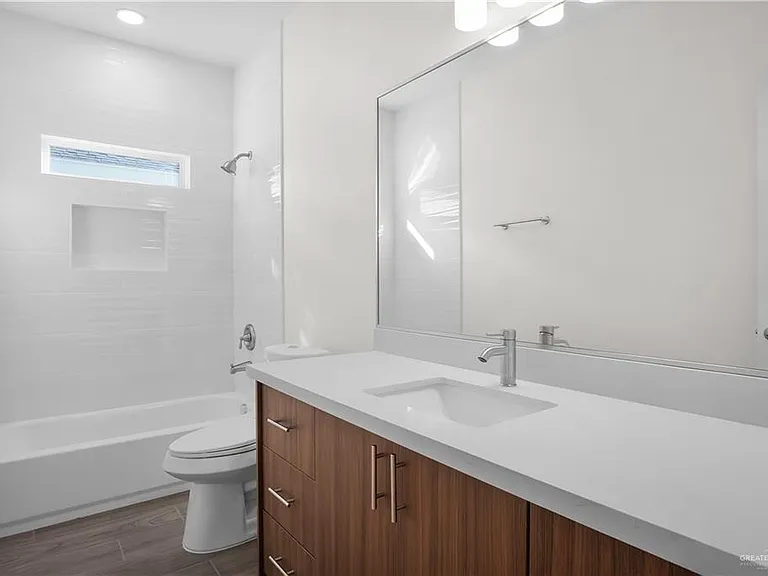 608 N Onyx Ave #2 — Photo 11