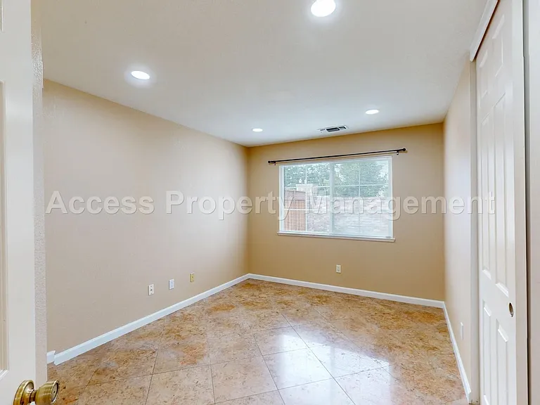 2141 Norik Dr — Photo 17