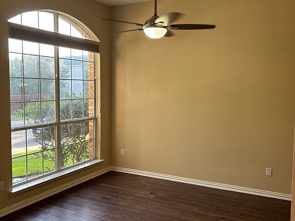 3rd image of 3056 Sawtooth Dr