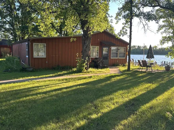 2022 Stanton Dr NW, Baudette, MN 56623