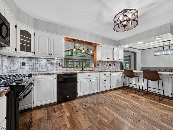 5th image of 7430 Whitewood Dr