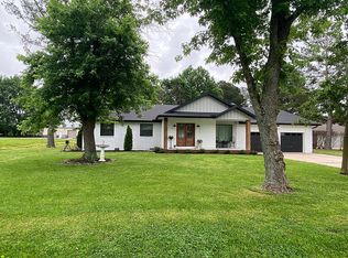 1413 Mayflower Rd, Bentonville, AR 72713