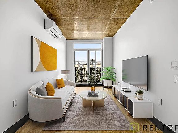 2nd image of 340 Evergreen Ave #344