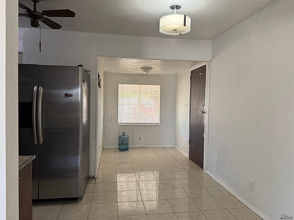 5th image of 913 E 24th Pl