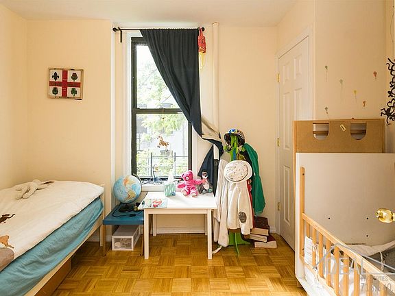 3rd image of 465 4th St #4