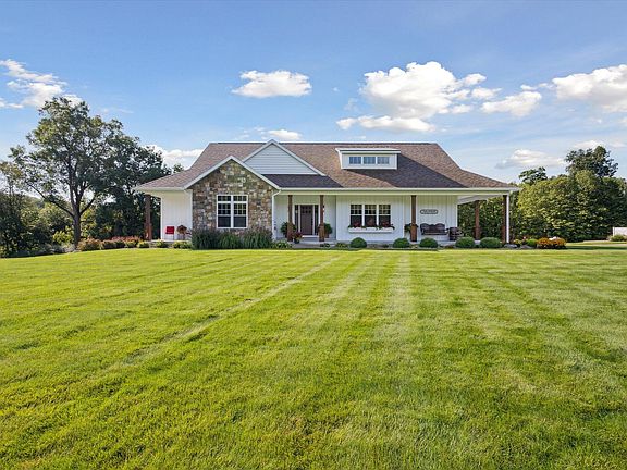 5th image of 6201 Black Creek Dr