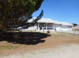 18472 S Weaver Mountain Rd, Peeples Valley, AZ 86332