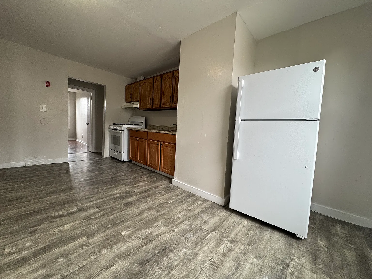 2 bed, 900 sqft, $1,645 — Photo 3