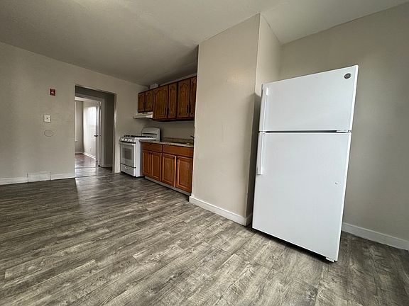 4th image of 241 W Ivy St #3C