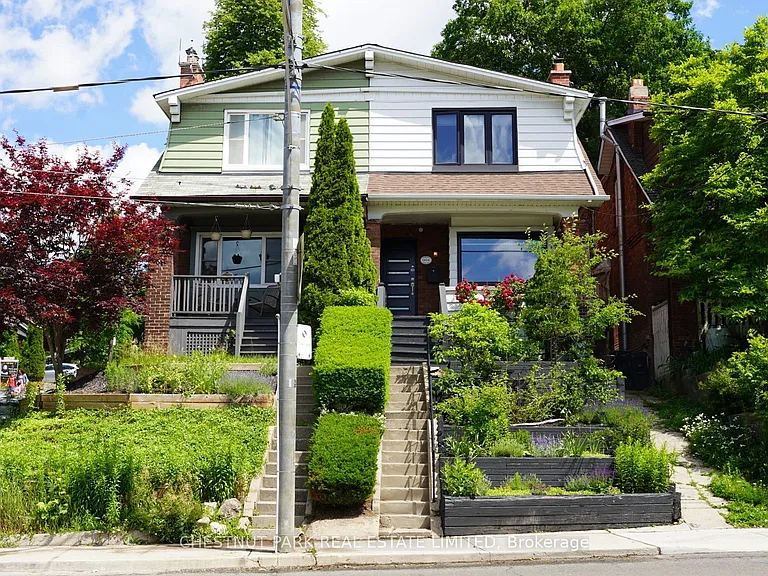 1654 Gerrard St E — Photo 21
