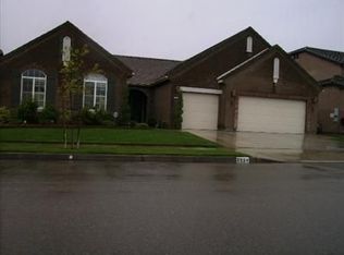 2924 Whitmore Ave, Clovis, CA 93619