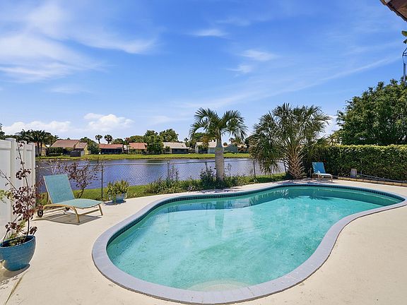 3rd image of 6208 Country Fair Circle