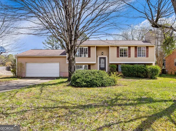 2582 Morgan Lake Dr NE, Marietta, GA 30066