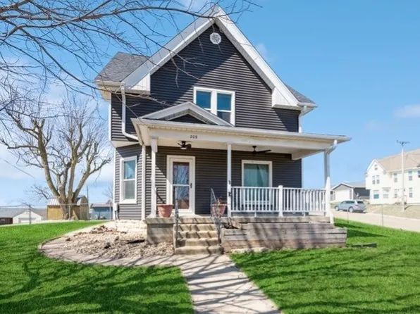 209 Main St, Norway, IA 52318