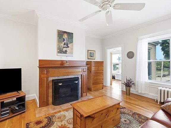 4th image of 314 Newtonville Ave APT 4