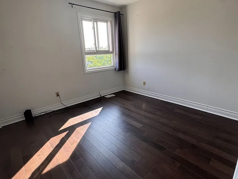 2425 Carlanne Pl #MAIN — Photo 22