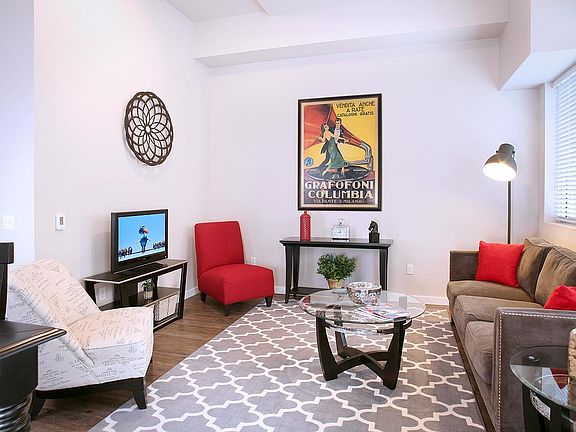 4th image of 509 1st Ave W #411