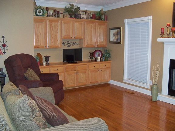 built ins in the livingroom