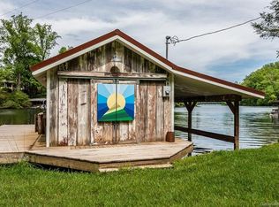 3225 Lake Tahoma Rd, Marion, NC 28752