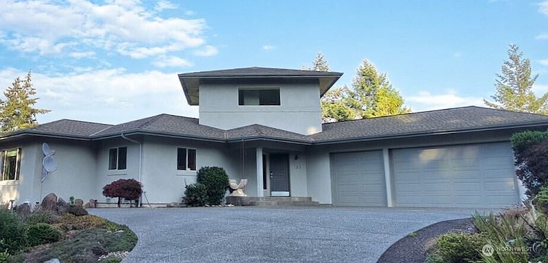 2nd image of 152 Dunsmuir Rd