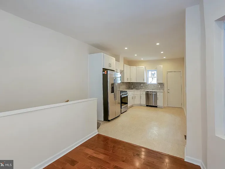 142 S Peach St — Photo 6