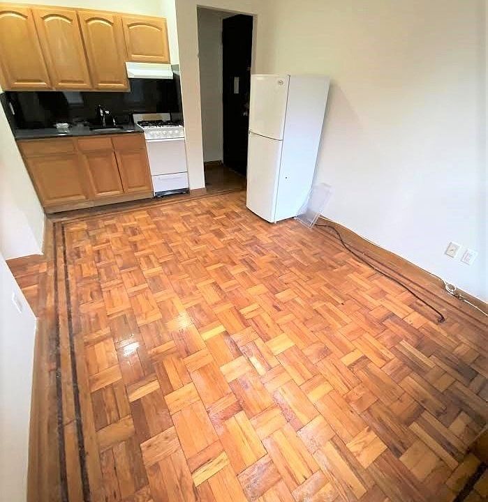 1st image of 2352 33rd St APT 1B