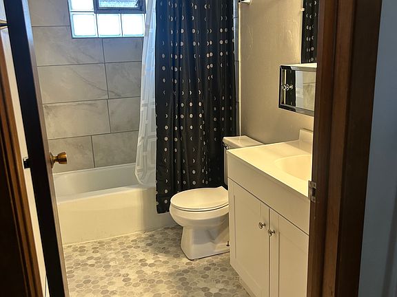 5th image of 8548 N 106th St #8550