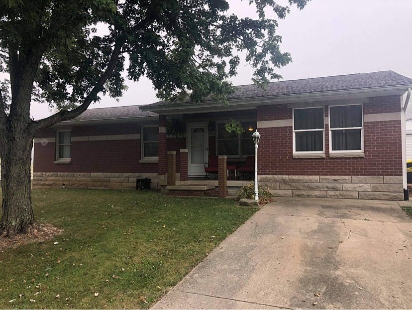 1st image of 610 W Tecumseh Dr