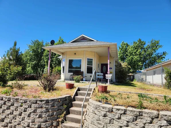 704 10th St, Clarkston, WA 99403