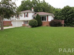 2823 W Pine Hill Ln, Peoria, IL