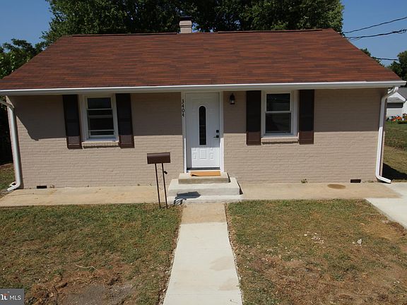 2nd image of 3404 Elmwood Dr