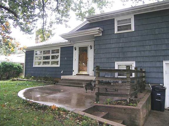 2nd image of 349 N Broadview St