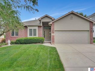 5000 Country Hill Rd, Lincoln, NE 68516
