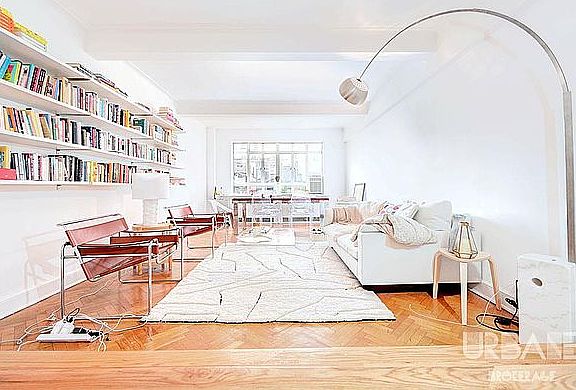2nd image of 10 W 74th St APT 7A