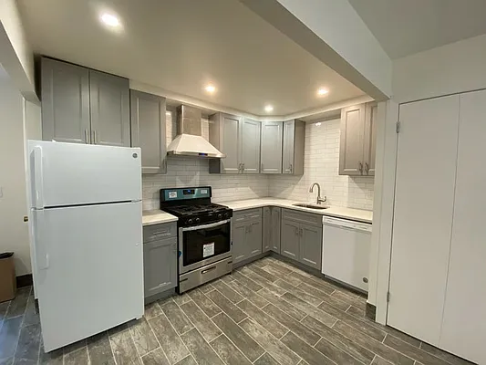 Rented by Daniel Gale Sotheby's International Realty | media 12