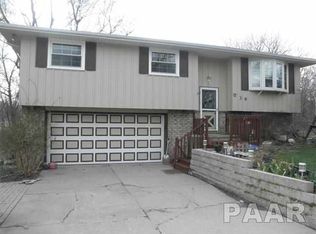 239 Elizabeth St, East Peoria, IL 61611