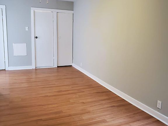 5th image of 2551 S Galloway St APT 1