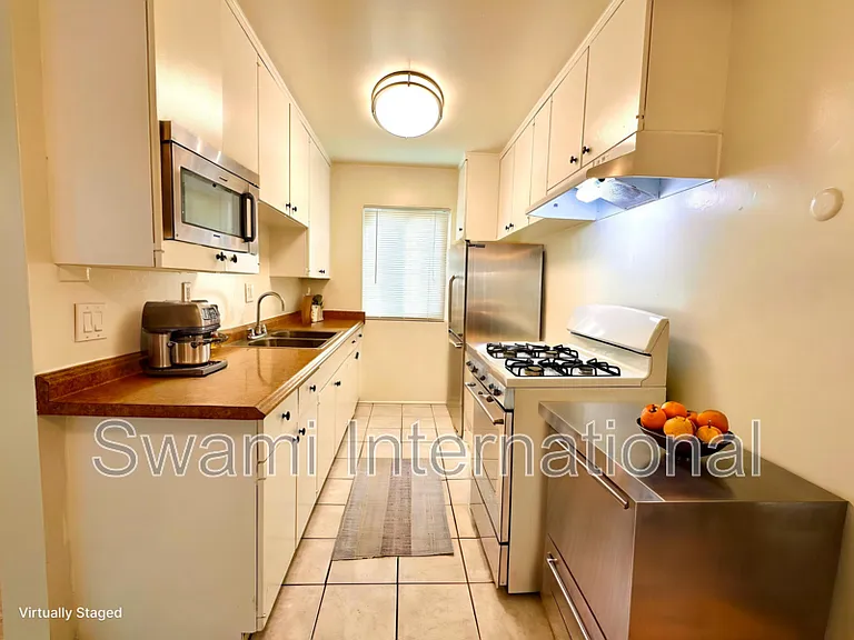 1535 W 102nd St #6 — Photo 33