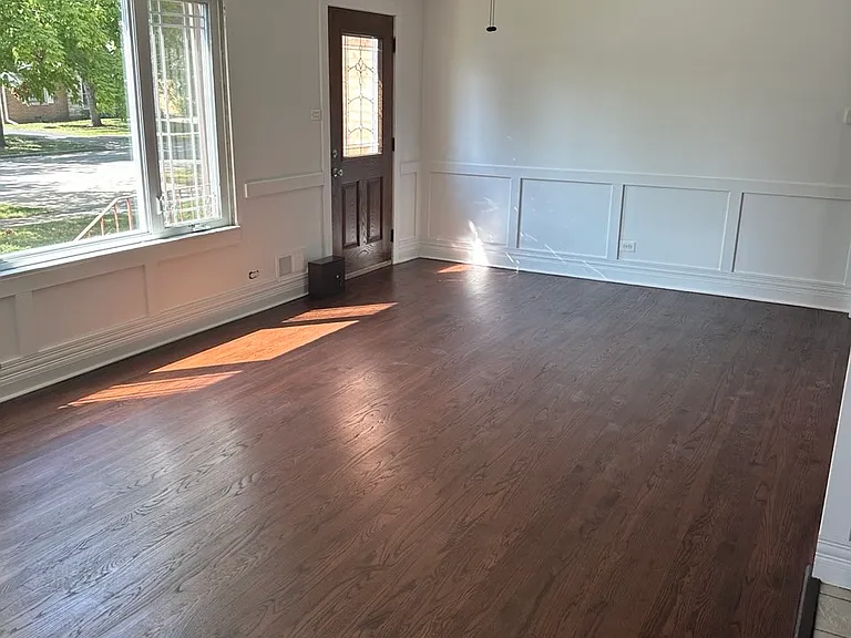 1123 Newberry Ave — Photo 1
