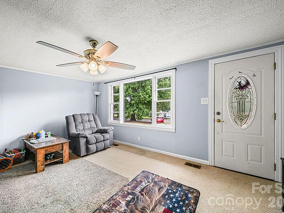 4th image of 420 Bear Creek Rd