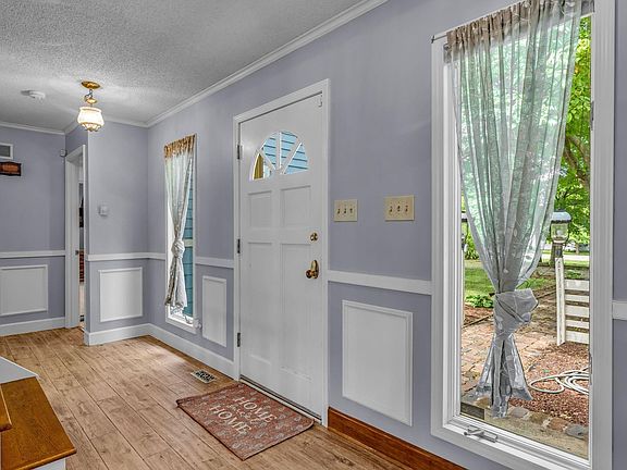3rd image of 4240 SE McMahan Ct