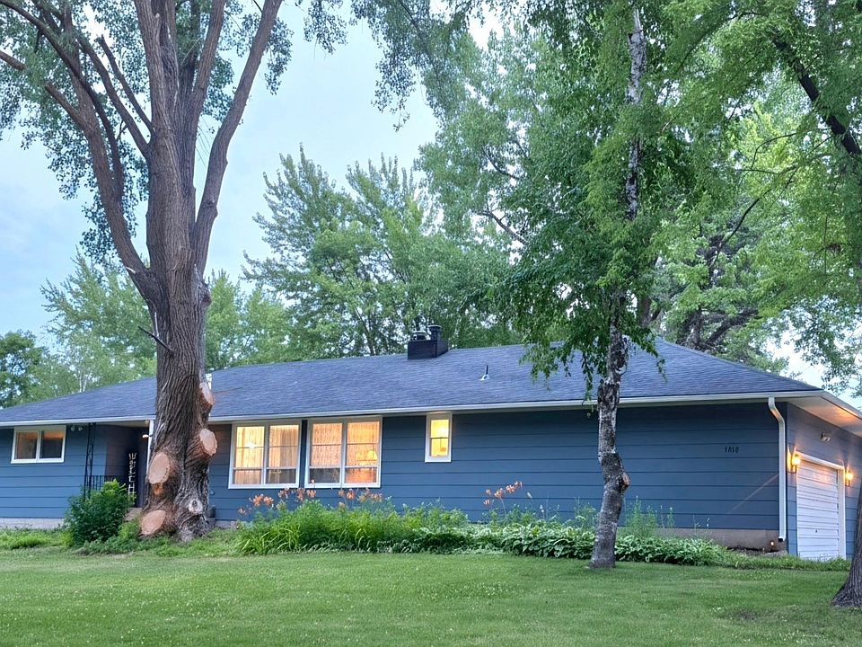 1st image of 1050 8th St SW