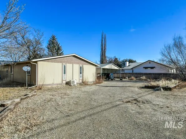 890 Hidden Ln, Mountain Home, ID 83647