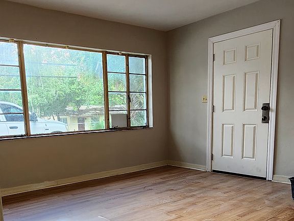 2nd image of 2519 Saint Johns Ave